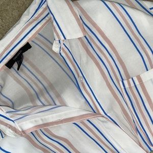 Forever 21 Tops - Cropped Collared Shirt Forever 21 Tops - Cropped Collared Shirt
